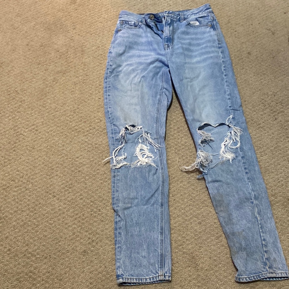 American eagle, light blue, size 0, ripped jeans